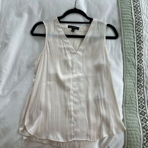 Banana Republic Cream Sleeveless V-Neck Blouse